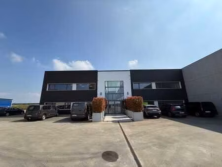 bureaux à louer dans le zoning des plénesses