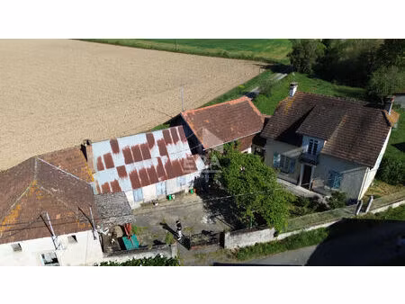 grande maison avec dépendances à rénover