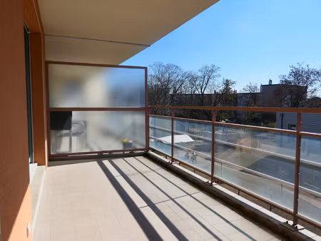 beau t2 récent avec garage fermé secteur marivaux proche léo