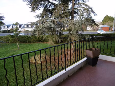 le pouliguen  proche centre ville t2 traversant avec locataire en place