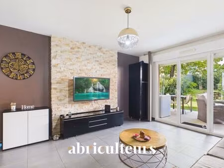 menton (bas borrigo) – superbe t2 de 47 m² avec plus de 100 m² d'extérieur