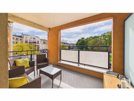 appartement 3 pièces 61 m2 - terrasse - parking privatif