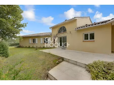 villa à fronton 7 pièces  180 m² avec piscine et terrain de 4 005 m²