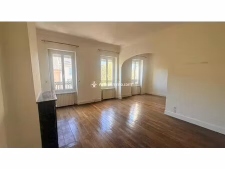 exclusivité sur la place du mandarous 