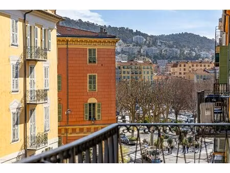 nice - le port - appartement 3 pièces d'angle  avec 2 balcons aperçu port