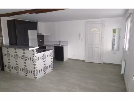 location appartement  m² t-2 à plaisance  419 €