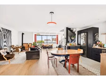 rueil-malmaison - centre-ville - maison de 207m² - 4 chambres - jardin et annexes