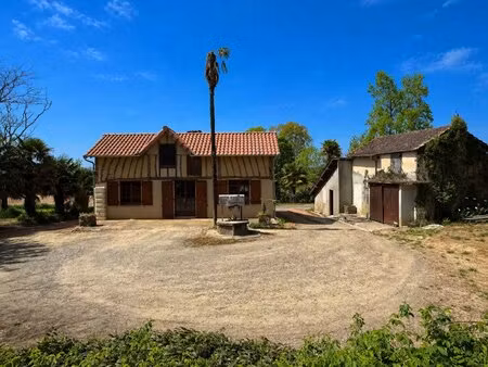 maison gasconne t4 de plain pied sur 2450m2 de terrain dans un environnent calme à 5 minut