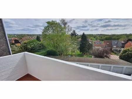 appartement rénové 2ème étage à louer à drogenbos