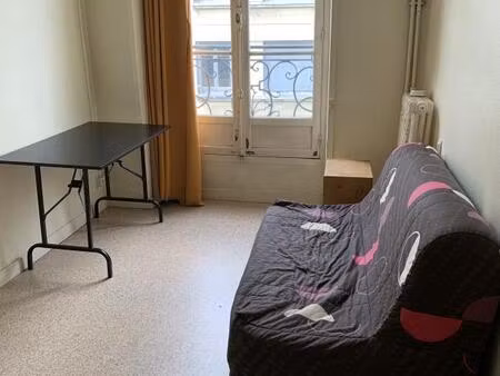 studio meublé rue des halles 14.13 m²