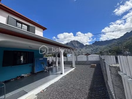 à vendre : magnifique maison f5 de 2020 dans le cirque de cilaos  à l’île de la réunion