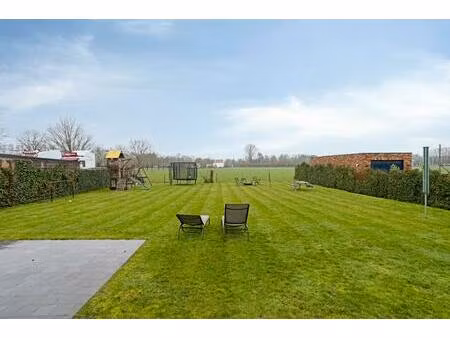 ruim huis met 5 slaapkamers en 1.100m² grond te sijsele