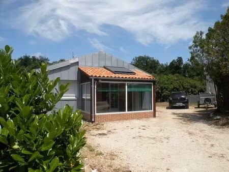 proche cognac maison plain-pied 55.94 m² hab cour arborée