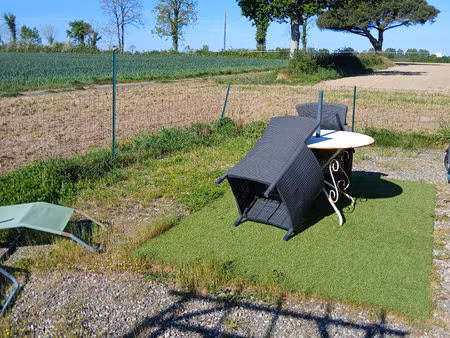 charmant f2 en pleine campagne avec jardin ?