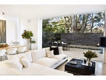 **superbe studio avec jardin privatif et parking**