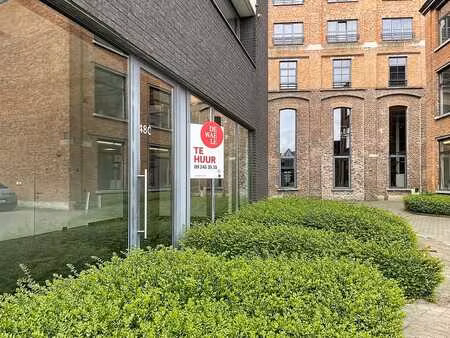 bureau prêt à emménager (env. 120 m²) à louer à gand