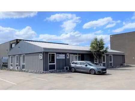 bureau individuel à louer le long de la r4 à wondelgem.