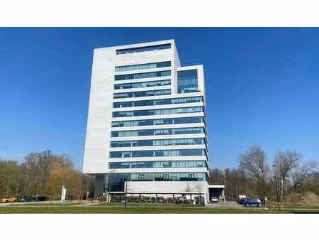 bureaux meublés avec services à louer à la tour aa à zwijna