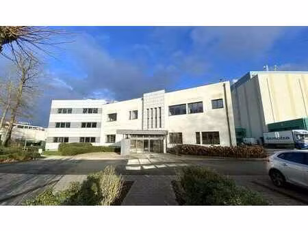 bureaux entièrement équipés à louer à zwijnaarde