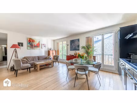 dernier étage - 83m² - 3 chambres - balcon filant