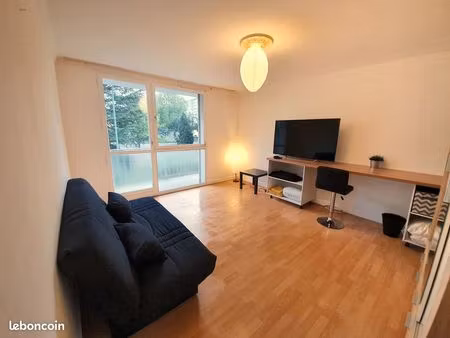 chambre étudiante meublée et équipée - proche école d’ingénieur et université