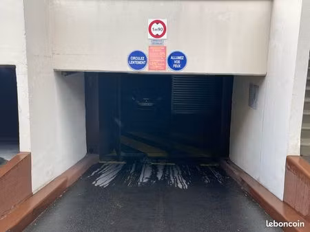 parking sécurisé le bourget