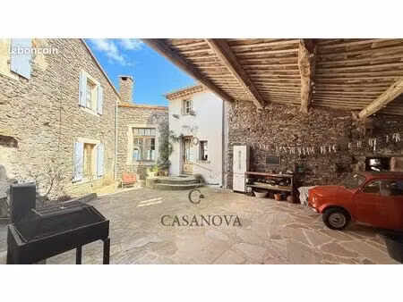 propriété 7 pièces 235 m²