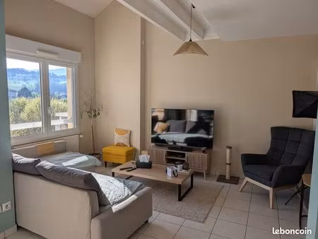 rare: duplex entièrement meublé à -30 minutes genève  libre 15 mai