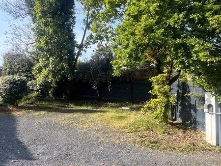 2 places de parking extérieures sécurisées