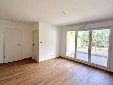 t2 neuf meublé haut standing – terrasse  parking  cave – proche luxembourg