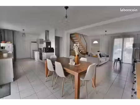 maison 4 pièces 92 m²