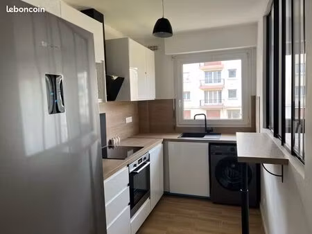 appartement équipé et refait à neuf avec balcon