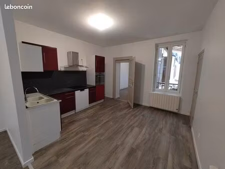 appartement 3 chambres avec cour