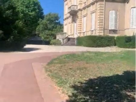 appartement t2 – résidence avec piscine dans un cadre exceptionnel – dossier solide exigé