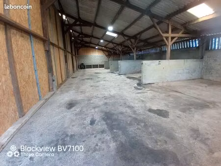 location hangar pour stokage ou artisan