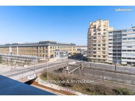 studio meublé en résidence étudiante