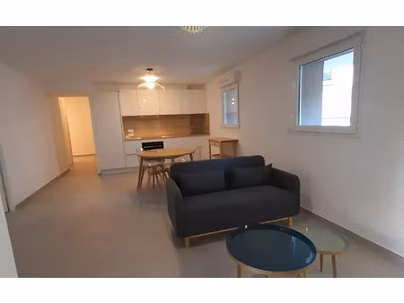 location appartement  m² t-3 à nice  1 520 €