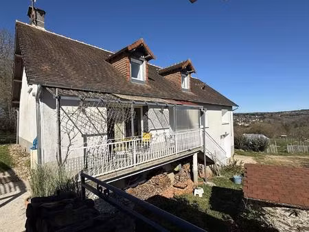 maison a flanc de colline belle vue  charme  terrain arboré et bois