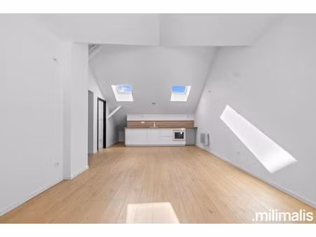 t2 au dernier étage d'une petite résidence entièrement rénov