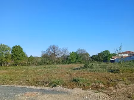 vente terrain 640 m² à la genetouze (85190)  76 160 €