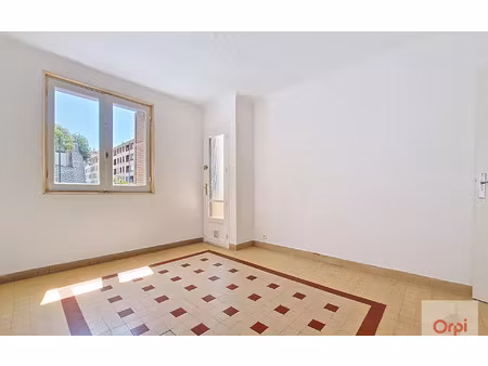 location appartement  m² t-2 à ajaccio  550 €