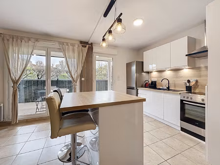 location meublée 49 m2- disponibilité immédiate - terrasse -