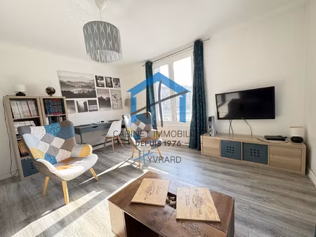 saint chamond - place saint pierre f4 au 1er de 85.36 m2