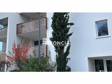 t2 en excellent état  balcon  calme  proche plages