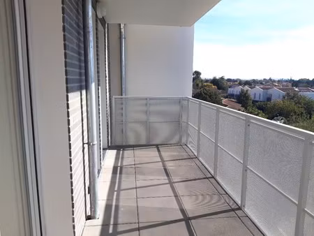 t3 avec balcon et parking à toulouse