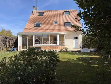 maison de 141 m2- 5 chambres-véranda-jardin clos de 452 m2