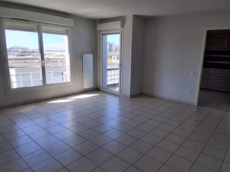 bordeaux saint- genes  argonne t3 avec parking et cave