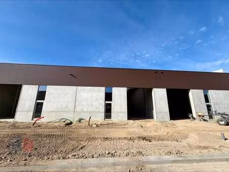 unité pme neuve de 240 m² à proximité de l’e314