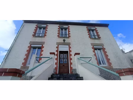 les epesses même  maison en pierre a rénover  3ch  salon  cu