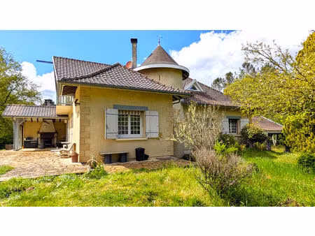 10 min centre ville de mont de marsan 170 m² - sous-sol et piscine